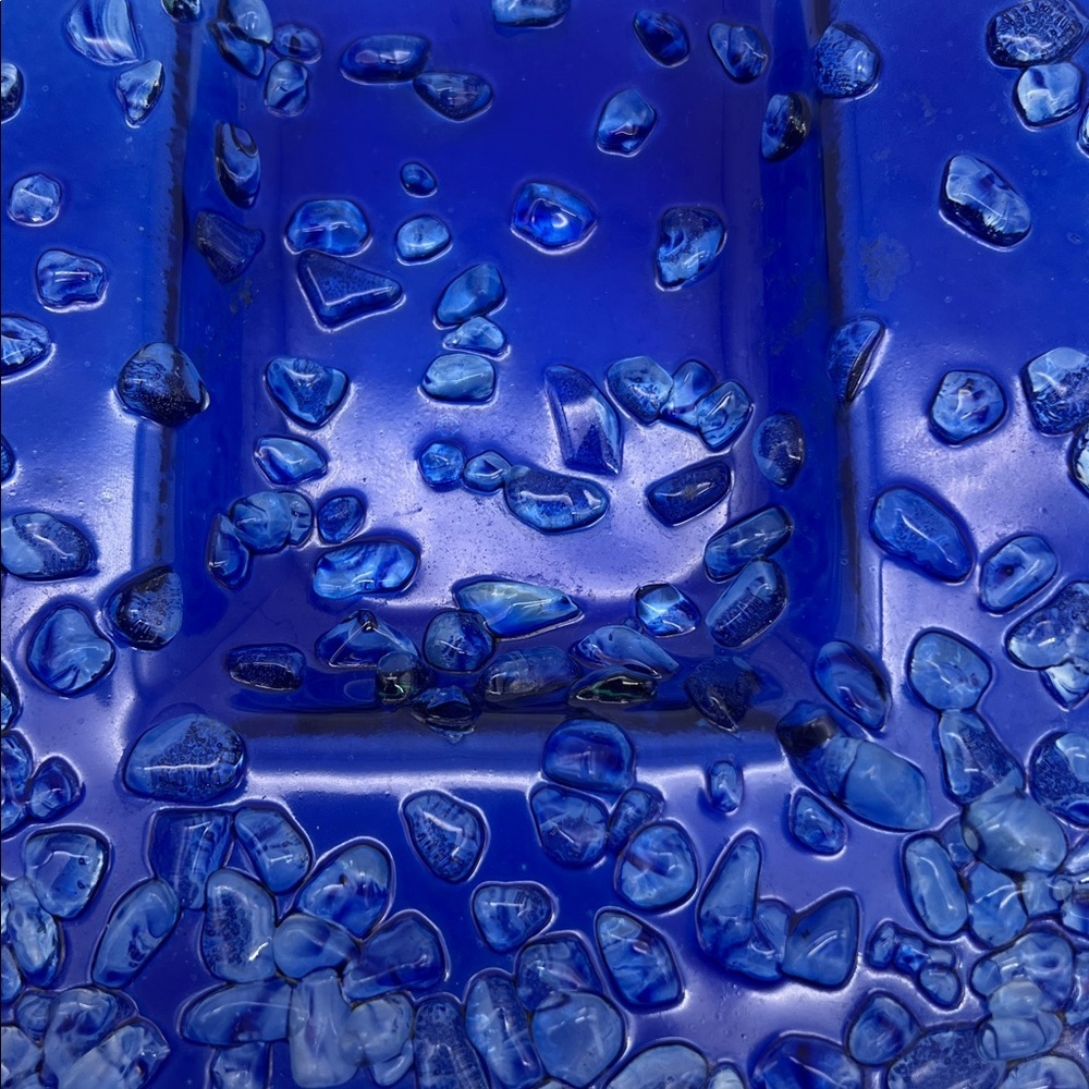 Fused Glass Art Tray Serving Platter with Pebble Finish and Blue Daisy Design - Picture 5 of 8